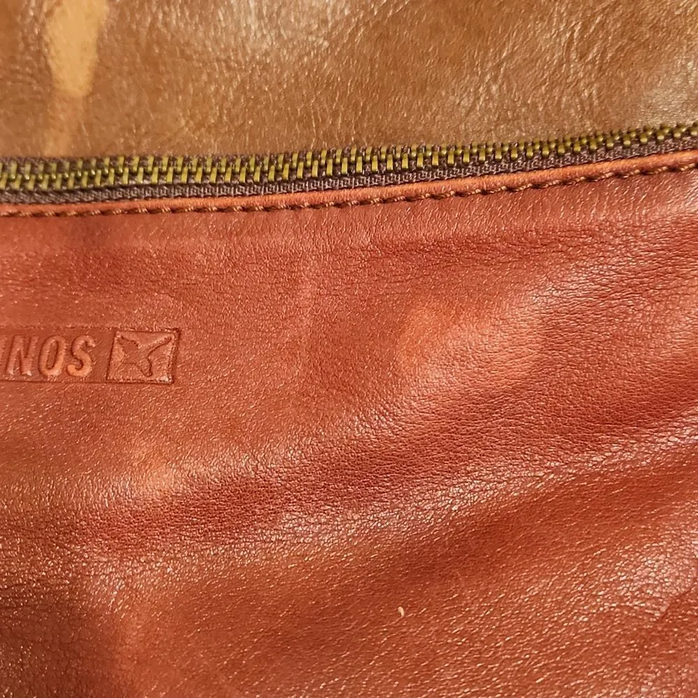 Pikolinos Brown/Garnet Tricolored Leather Cuero Hobo Handbag